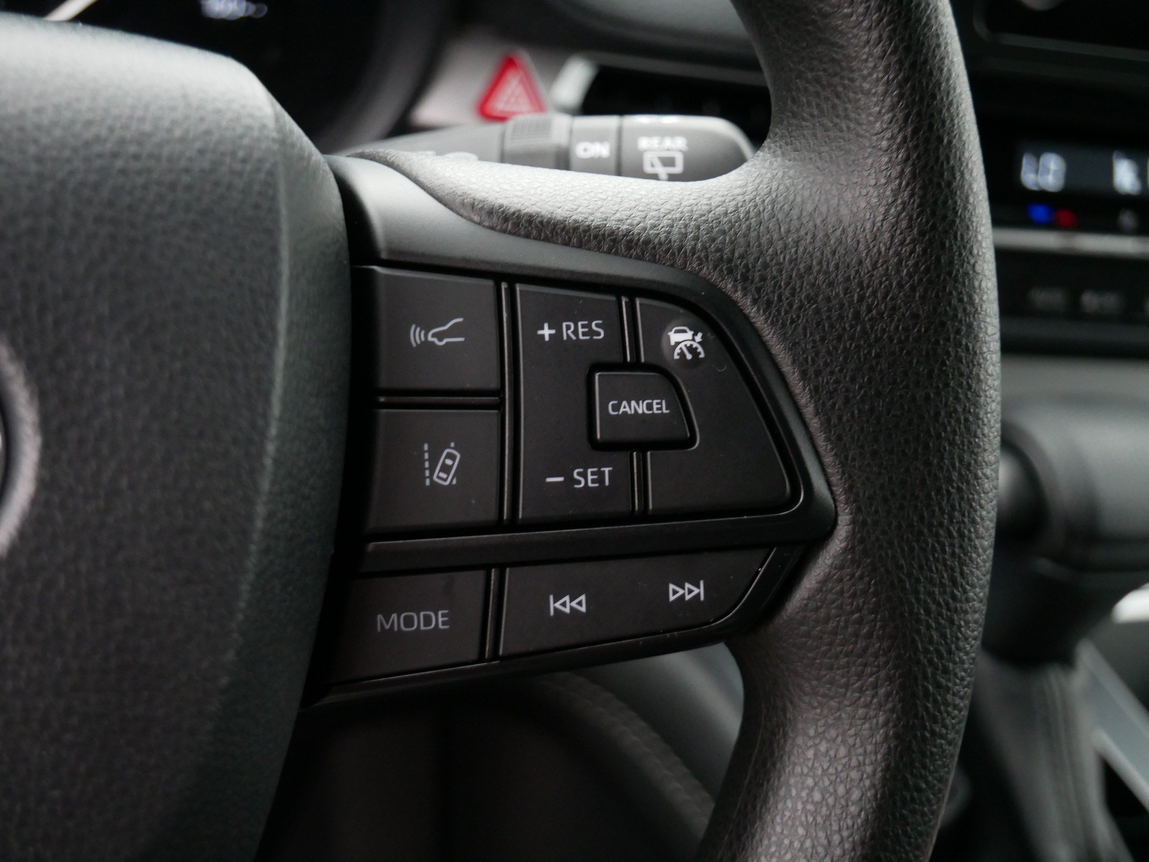 Certified 2026 Toyota Sienna LE FWD image 25