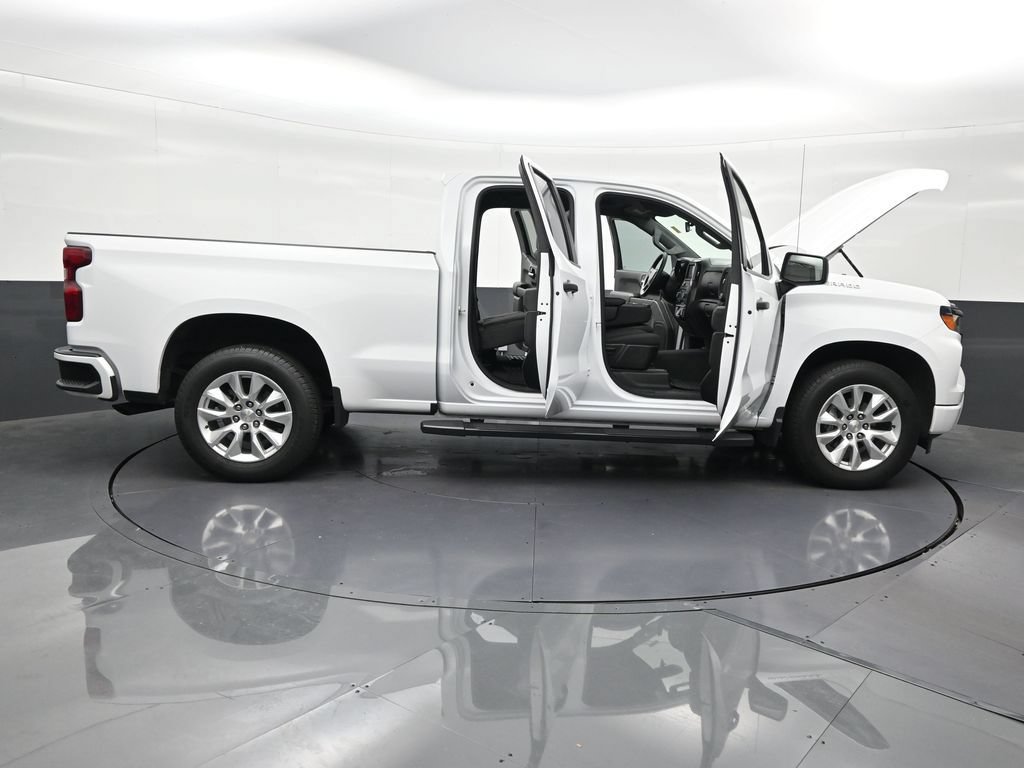 Used 2023 Chevrolet Silverado 1500 Custom RWD image 32