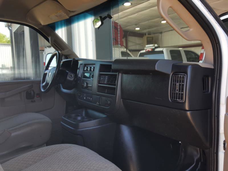 Used 2016 Chevrolet Express 2500 RWD image 15