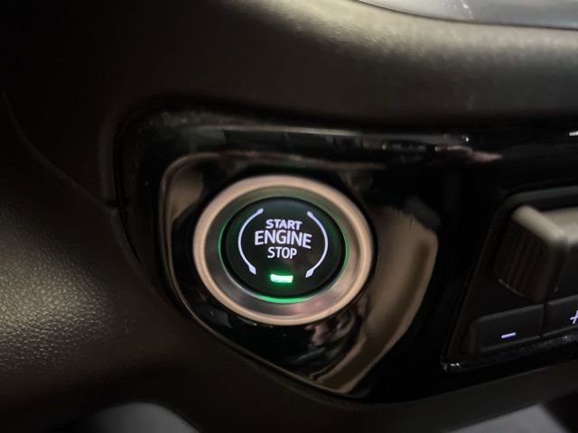 Used 2025 Chevrolet Silverado 2500 LT w/ Convenience Package image 44