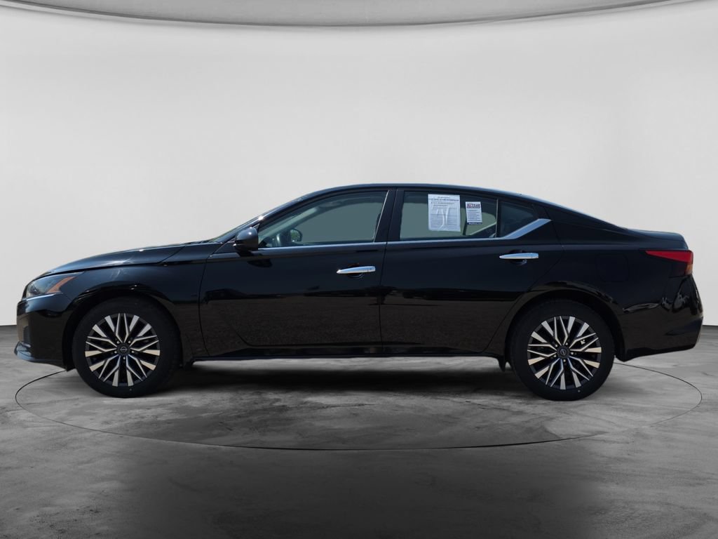 Used 2023 Nissan Altima 2.5 SV AWD/4WD image 5