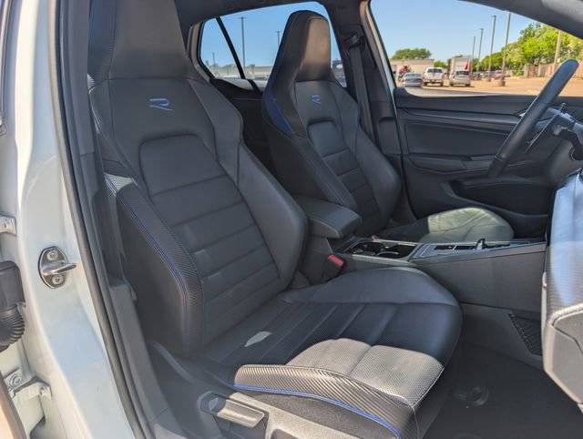 Used 2022 Volkswagen Golf R image 25