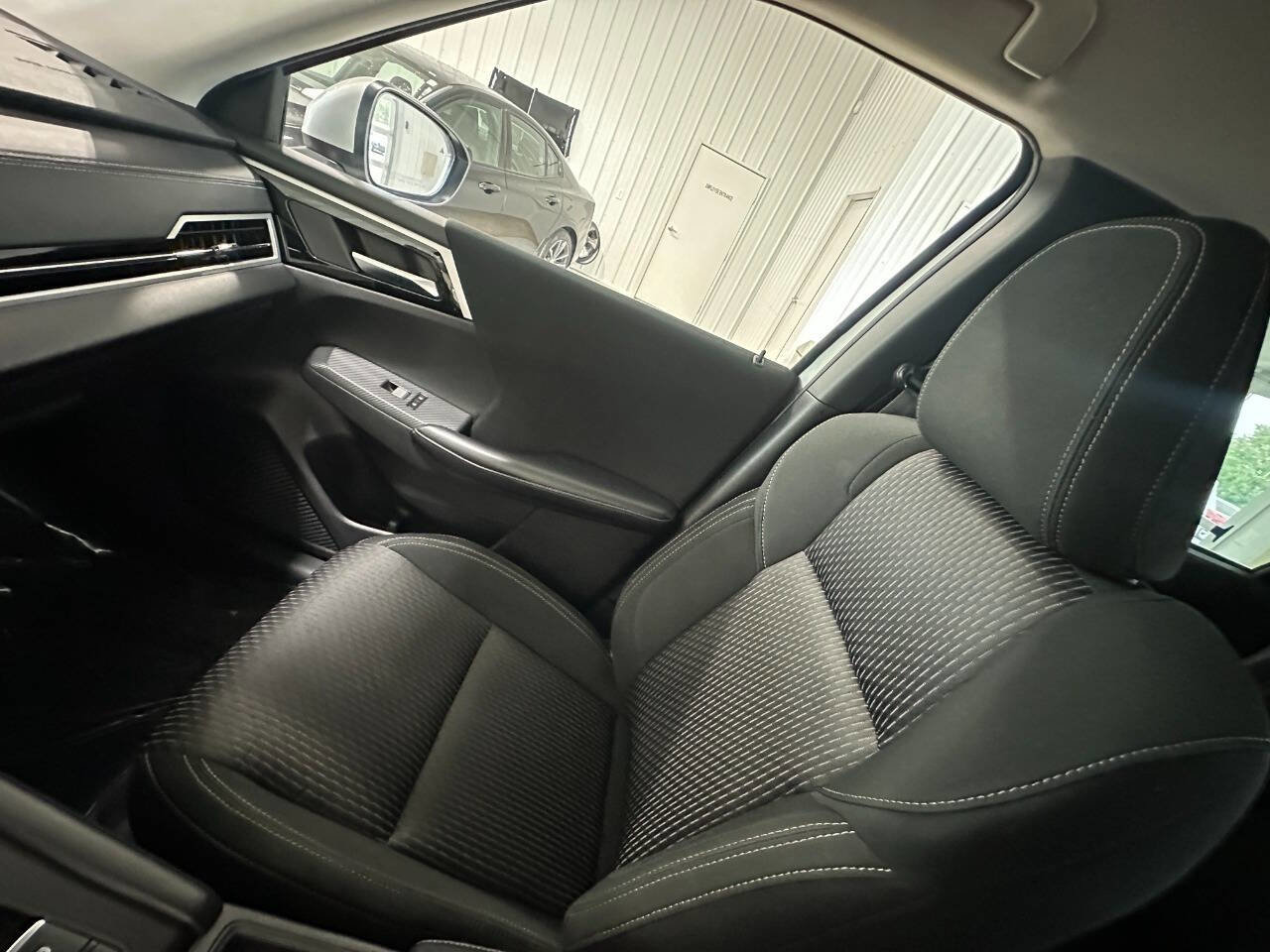 Used 2023 Mitsubishi Outlander ES image 35