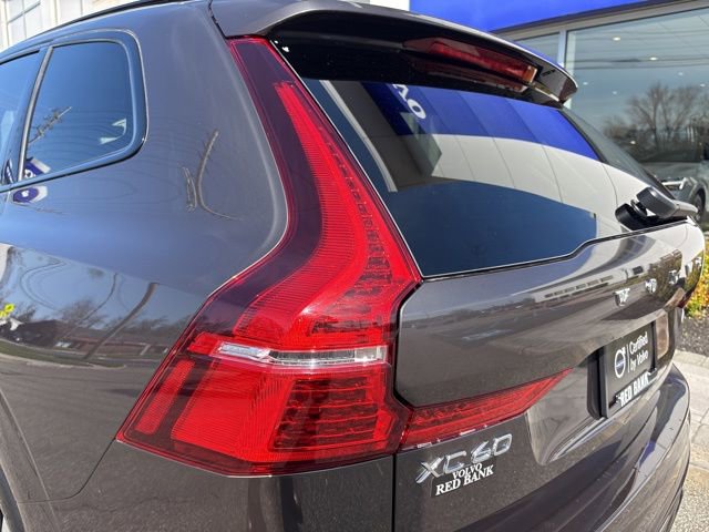 Used 2025 Volvo XC60 B5 Plus AWD/4WD image 11