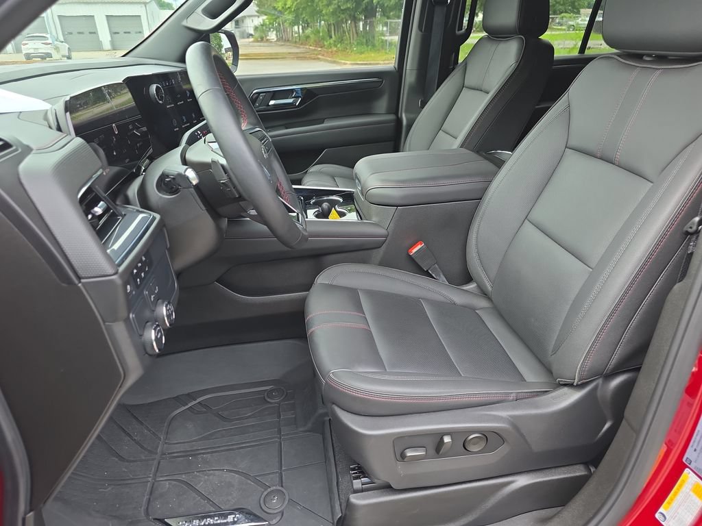 Used 2025 Chevrolet Tahoe RST w/ Comfort Package RWD image 12