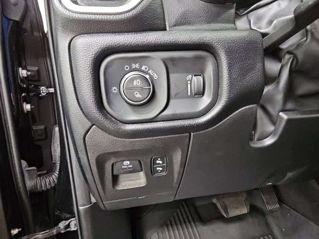 Used 2022 RAM 1500 Big Horn AWD/4WD image 30