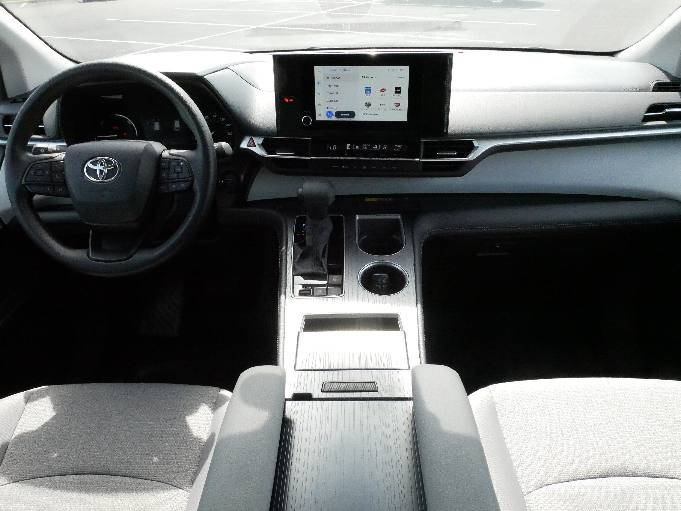 Certified 2026 Toyota Sienna LE FWD image 10