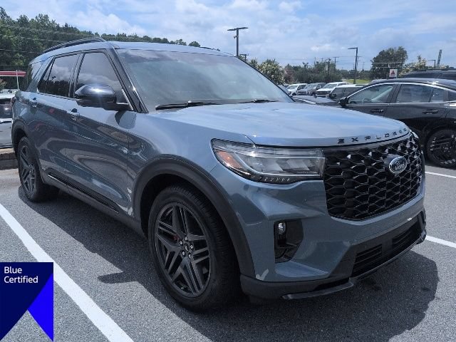 Certified 2025 Ford Explorer ST AWD/4WD image 4