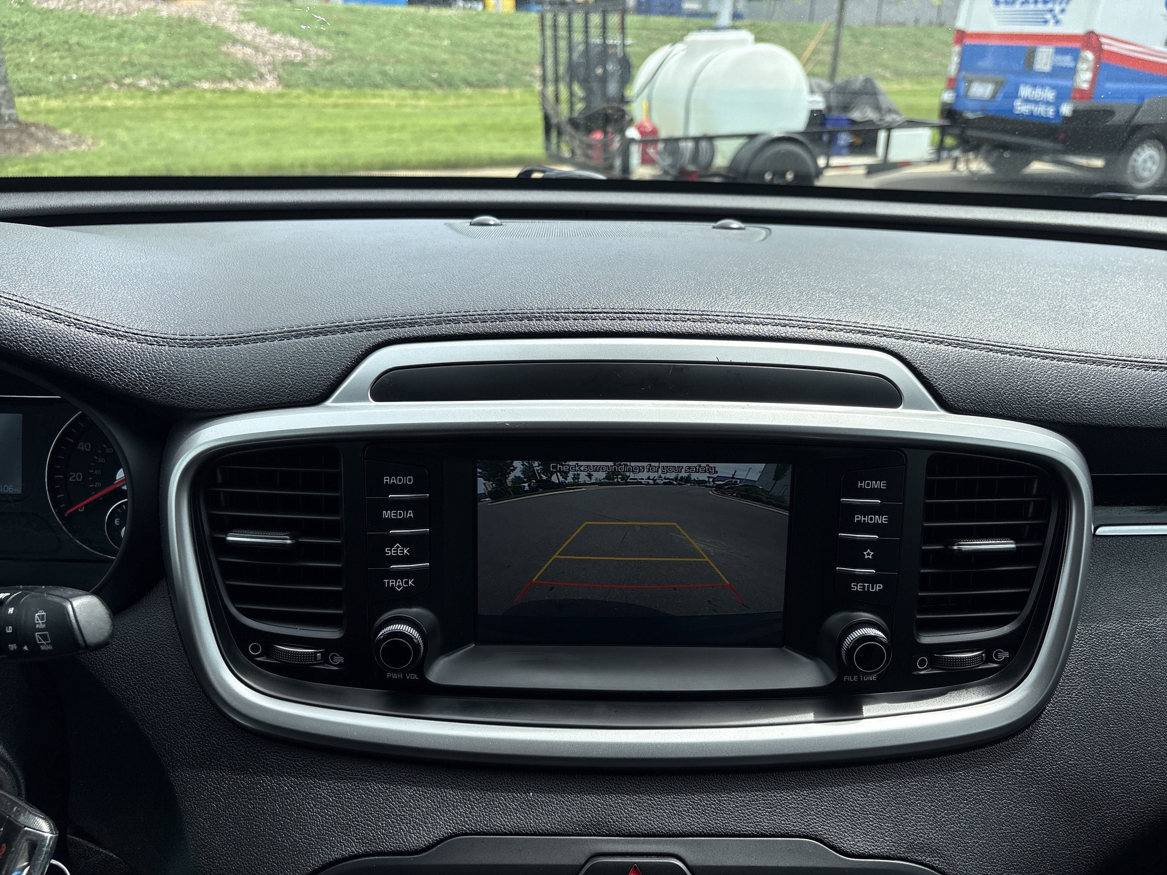 Used 2019 Kia Sorento LX image 27