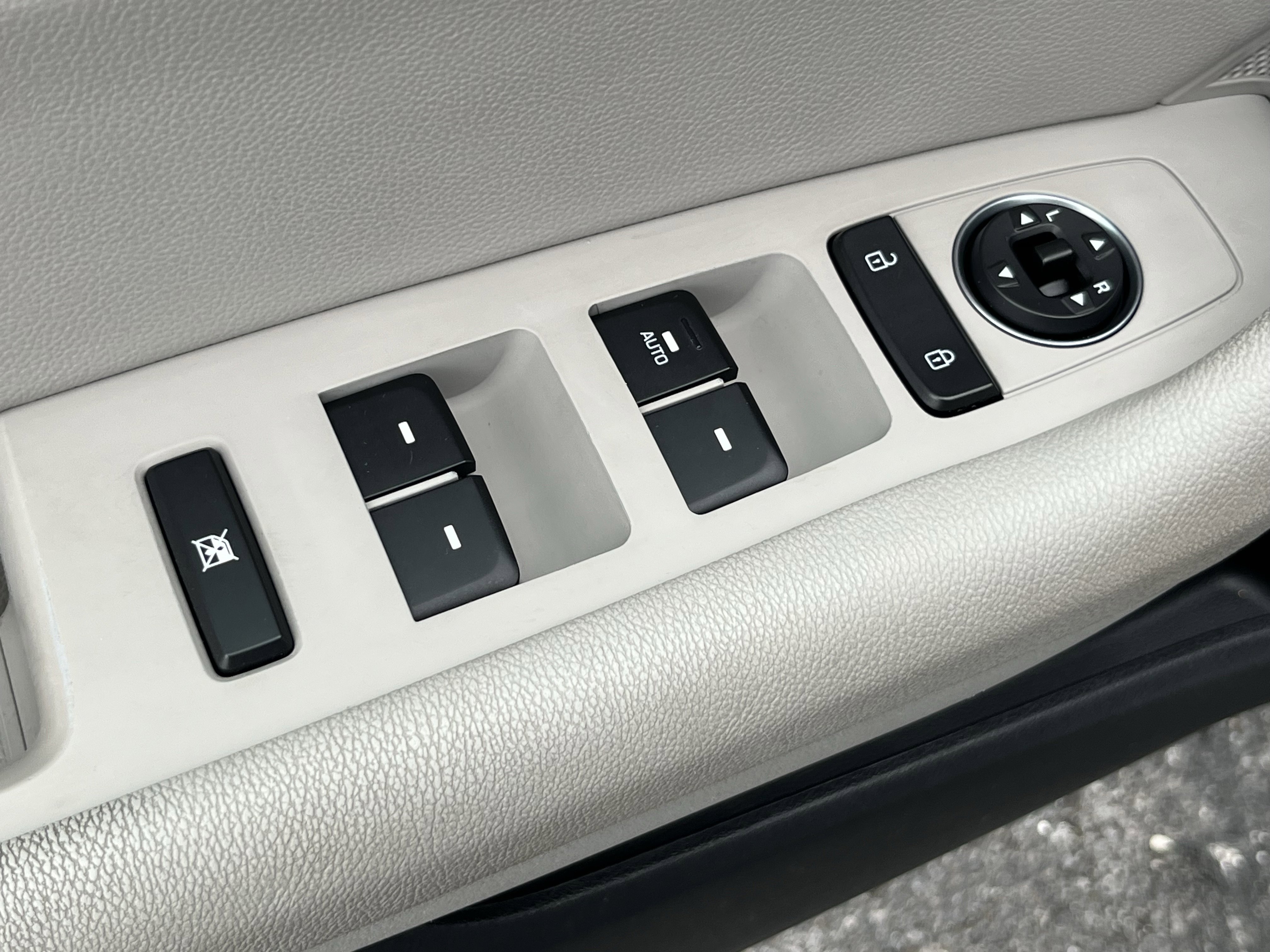 Used 2017 Hyundai Sonata Sport w/ Value Edition Package 02 image 17