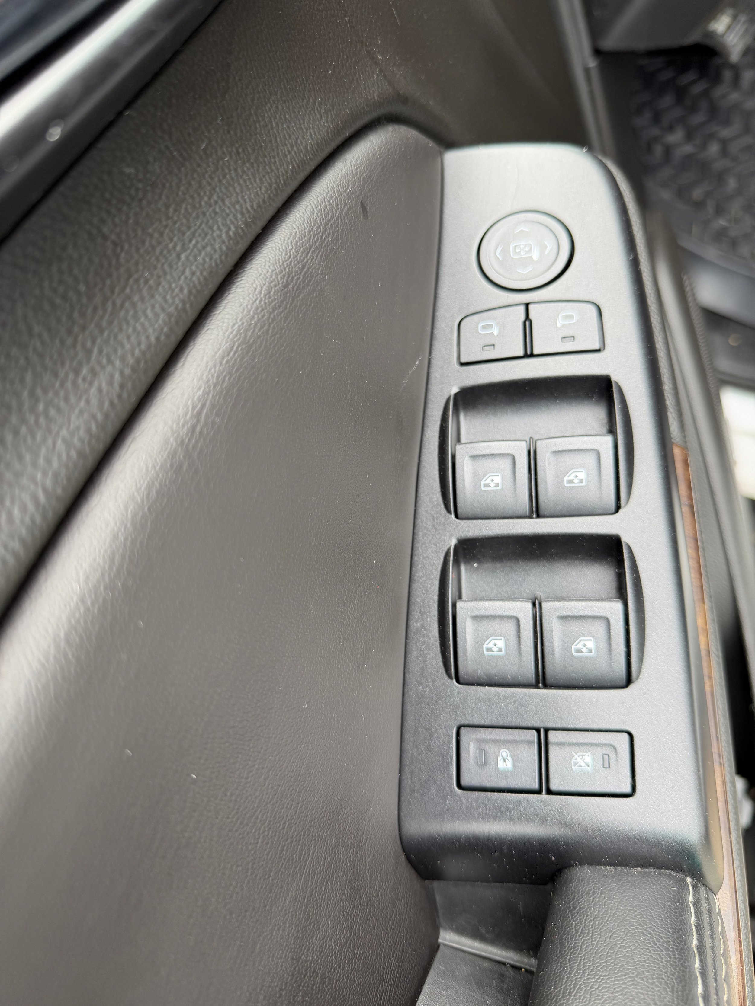 Used 2019 Chevrolet Suburban LT AWD/4WD image 16