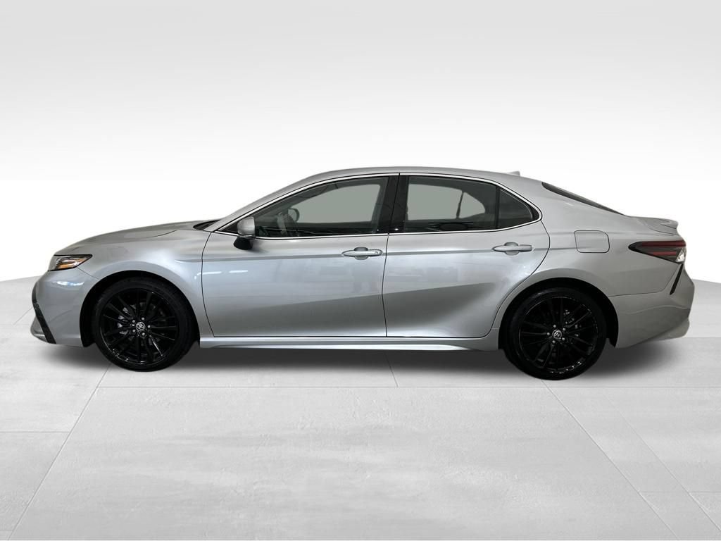 Used 2024 Toyota Camry XSE FWD image 2
