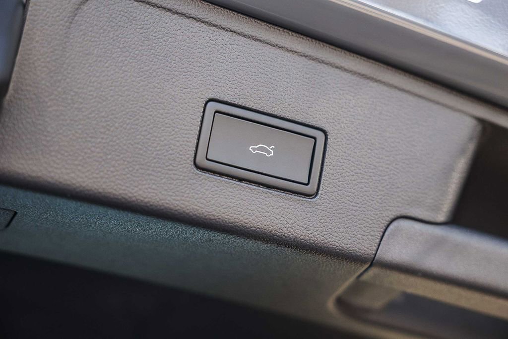 New 2026 Volkswagen Atlas Cross Sport SE image 41