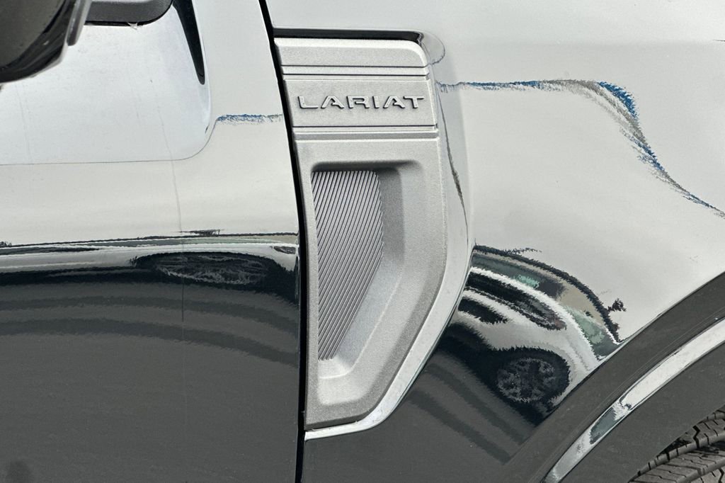 New 2025 Ford Maverick Lariat w/ Black Appearance Package AWD/4WD image 6