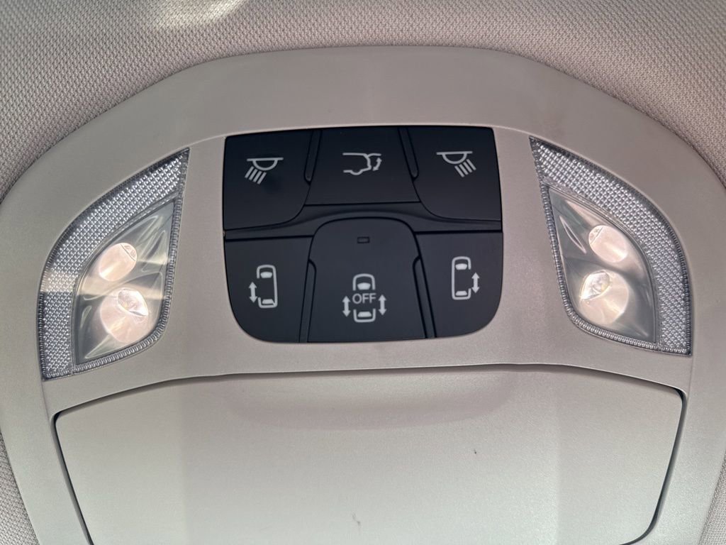 Used 2022 Chrysler Pacifica Limited w/ Uconnect Theater Family Group image 64