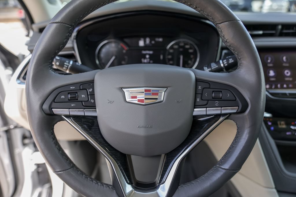 Used 2023 Cadillac XT6 Premium Luxury FWD image 12