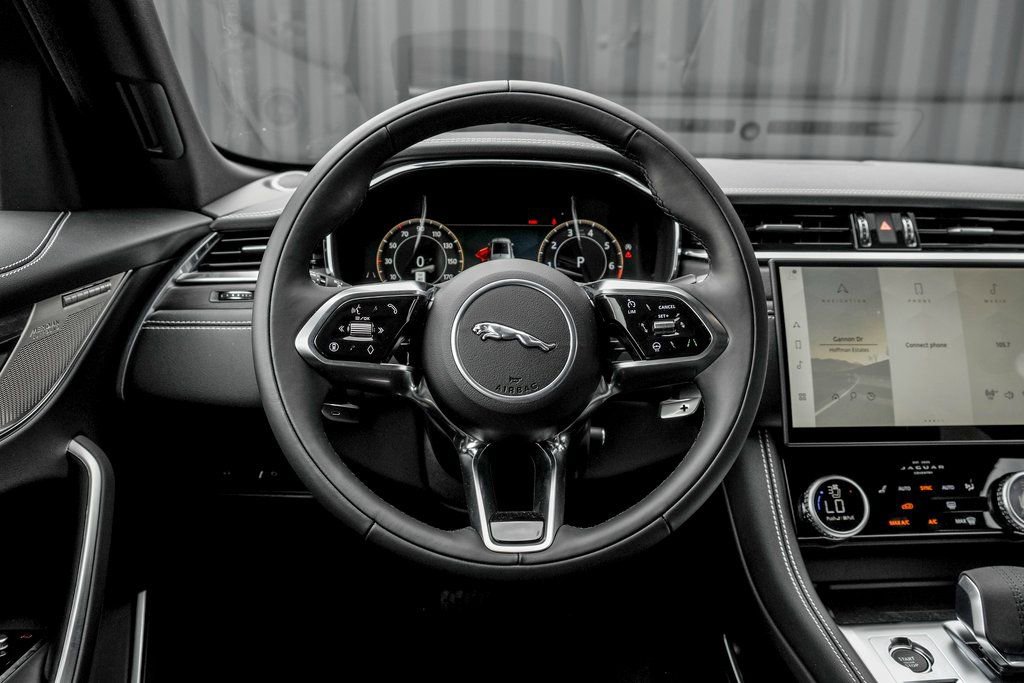 New 2026 Jaguar F-PACE R-Dynamic S image 17