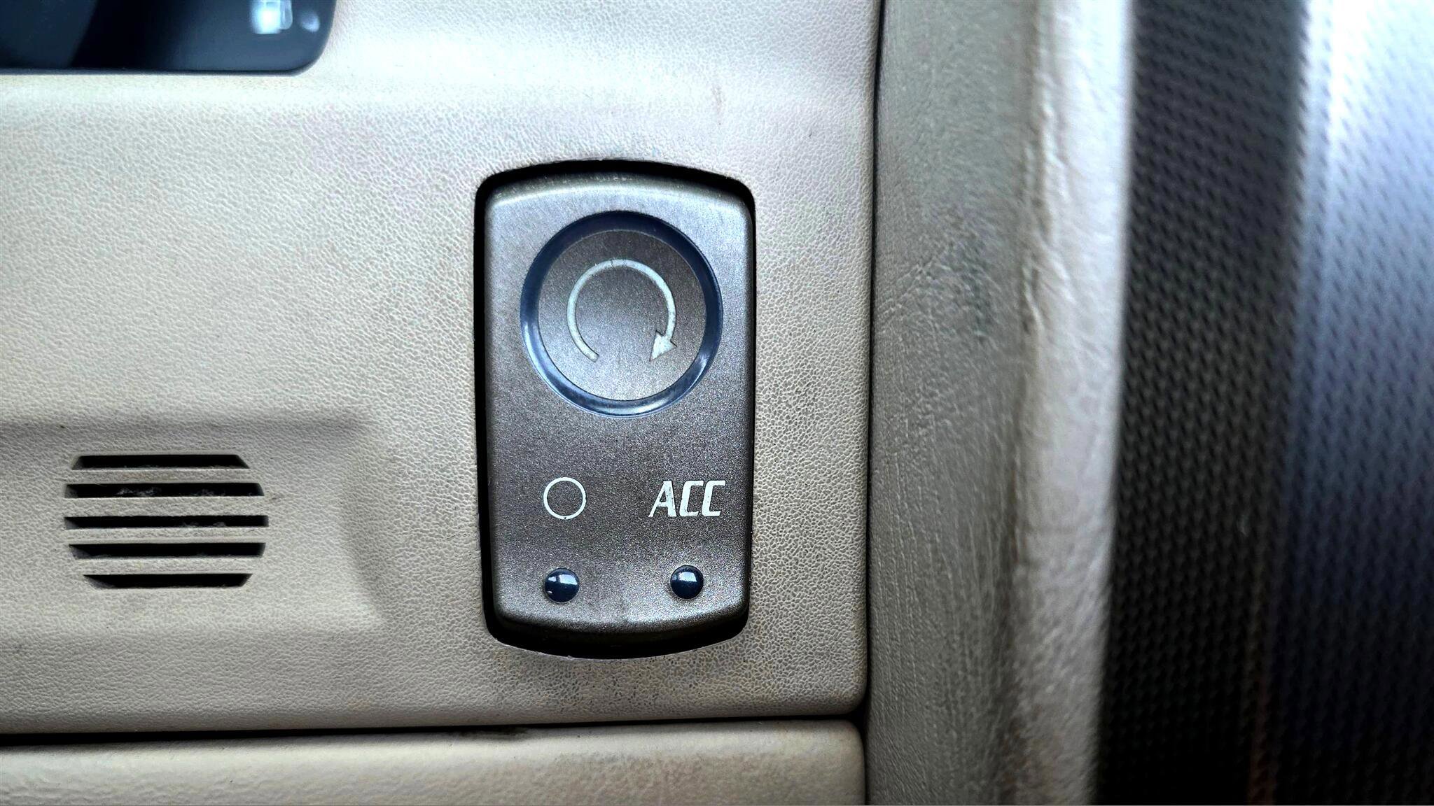 Used 2004 Cadillac XLR image 27