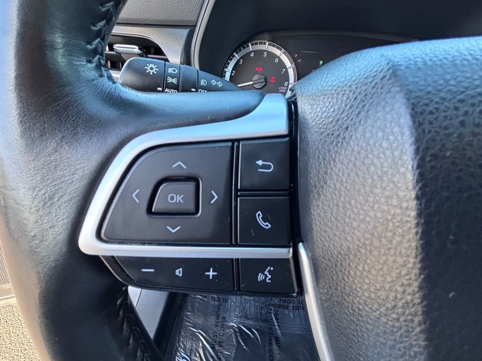 Used 2024 Toyota Highlander LE FWD image 24