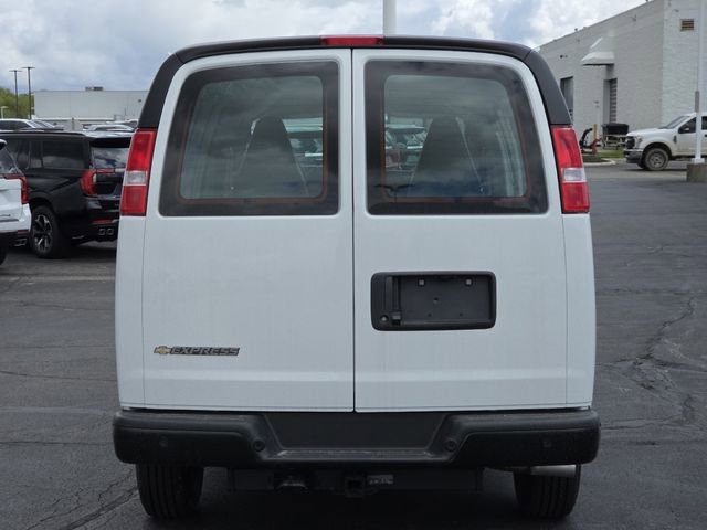 New 2025 Chevrolet Express 3500 w/ Driver Convenience Package RWD image 17