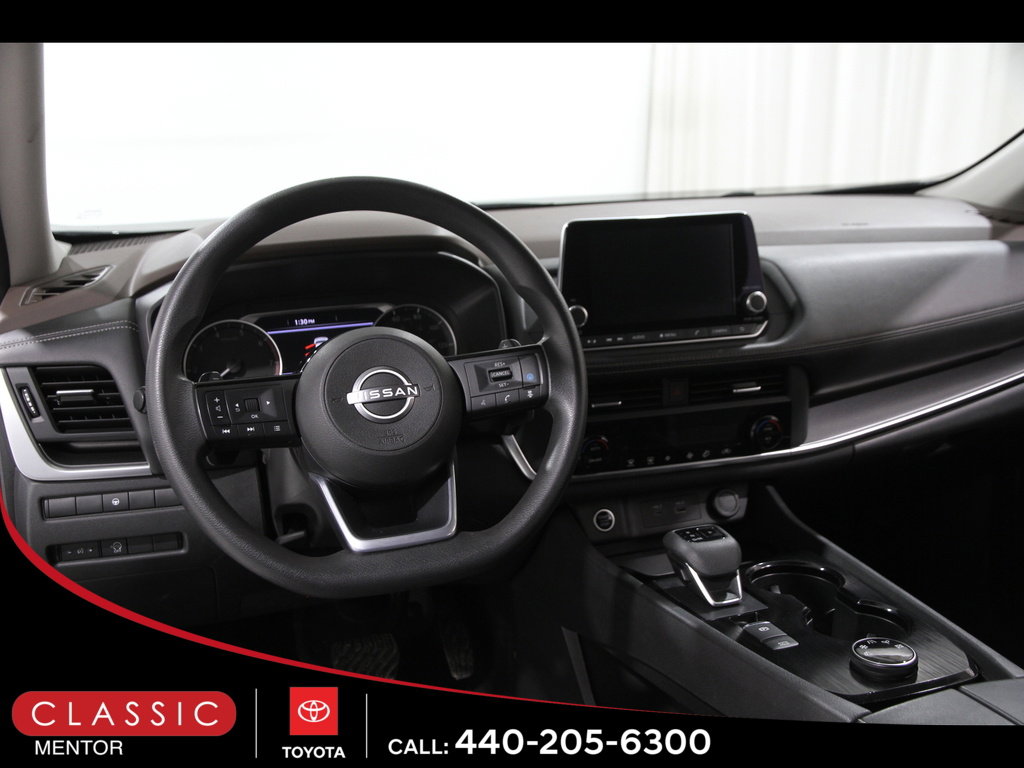 Used 2023 Nissan Rogue SV image 6