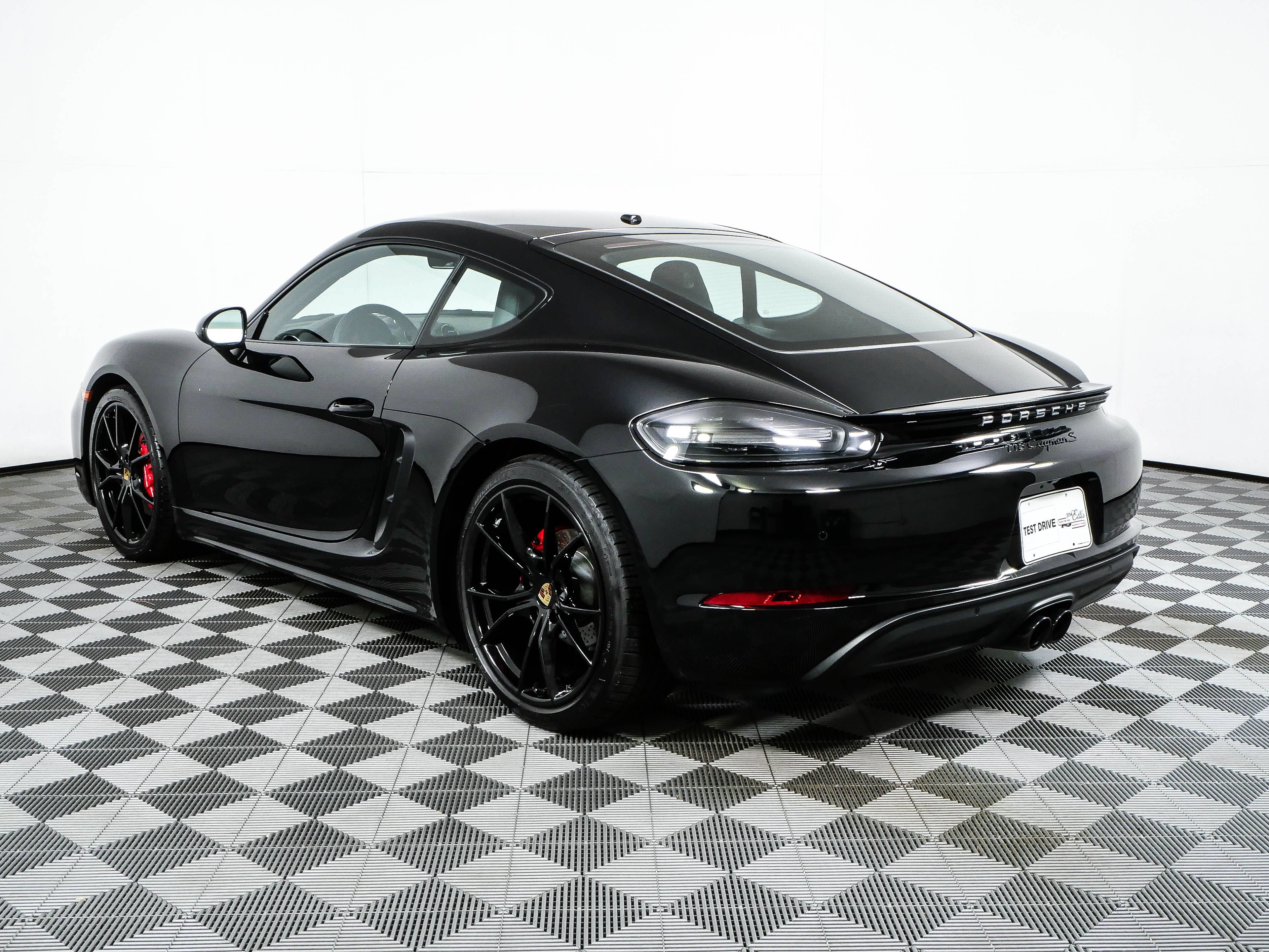 Certified 2024 Porsche 718 Cayman S RWD image 3