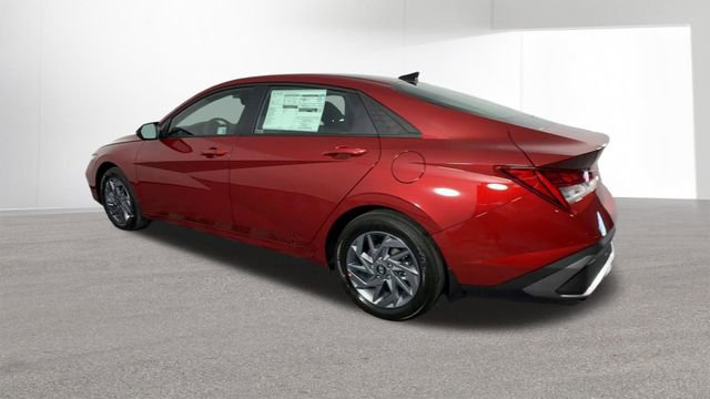 Used 2025 Hyundai Elantra Blue FWD image 6