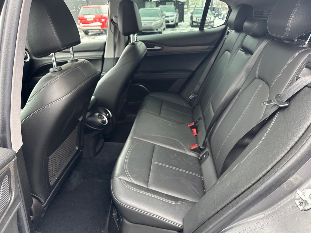 Used 2021 Alfa Romeo Stelvio Ti image 14