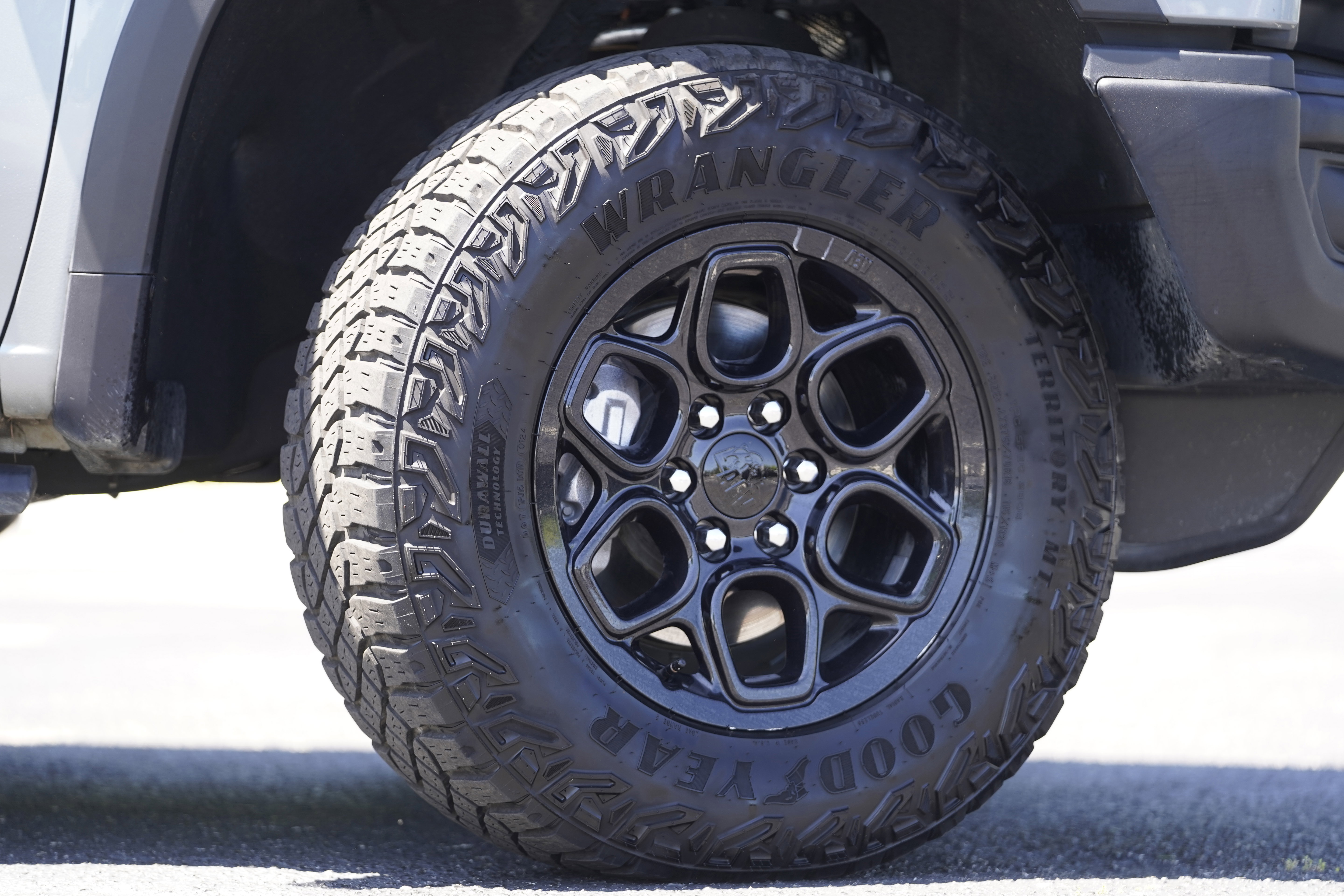 Certified 2024 Chevrolet Silverado 1500 ZR2 w/ ZR2 Bison Edition image 40