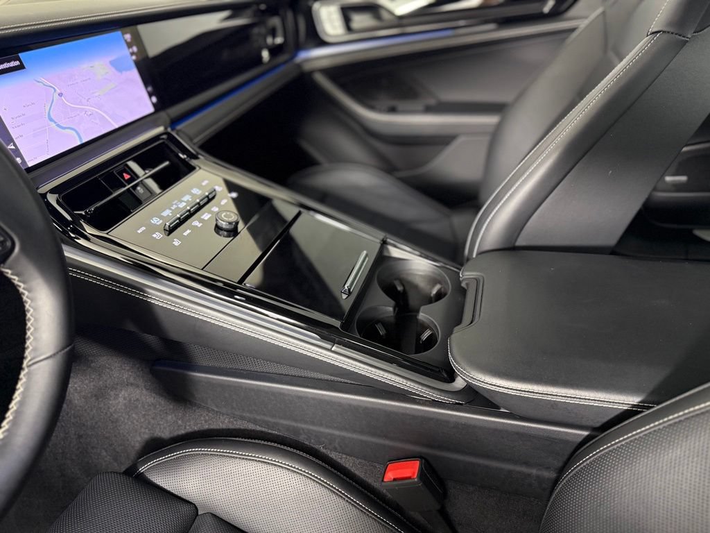 Certified 2024 Porsche Panamera 4 AWD/4WD image 23