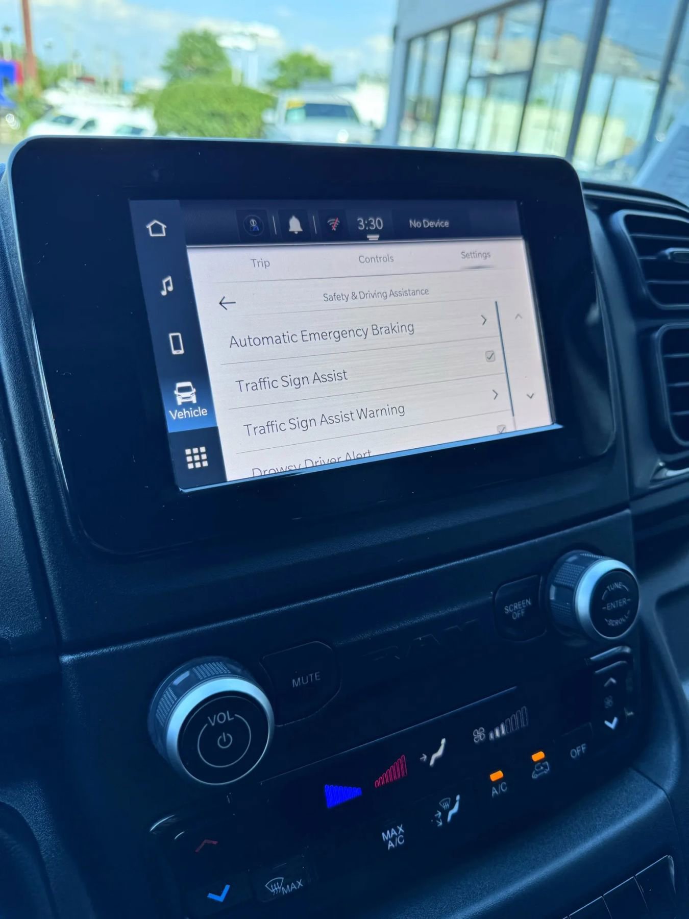 Used 2023 RAM ProMaster 2500 image 21