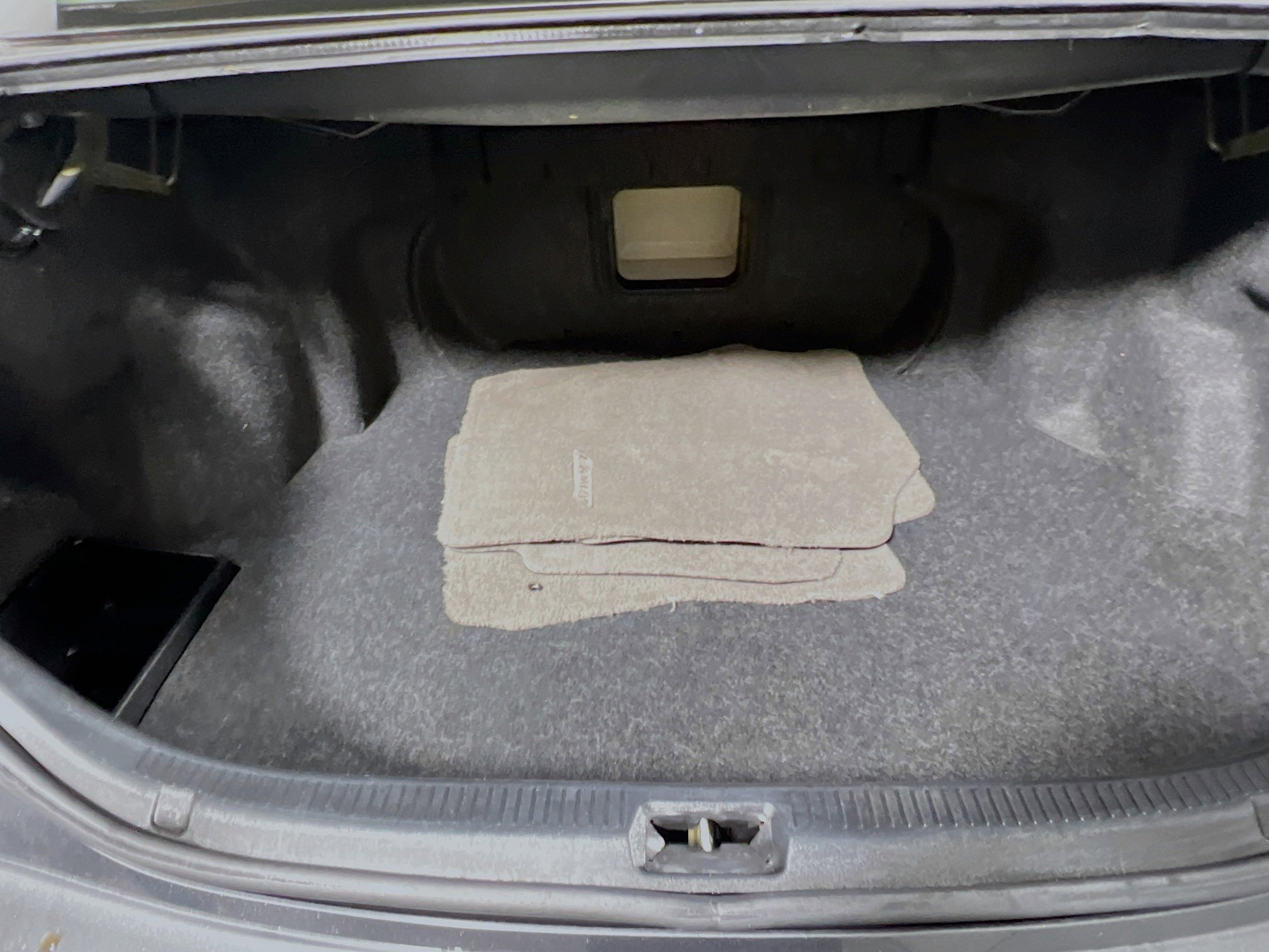 Used 2011 Toyota Camry XLE w/ SE/XLE Extra-Value Pkg image 34
