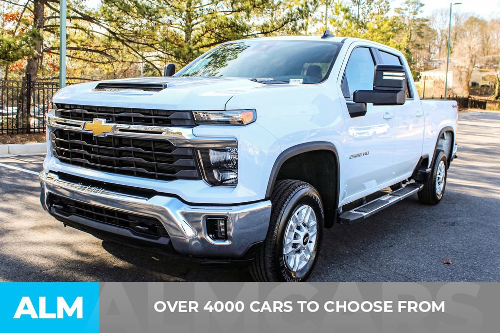 Used 2025 Chevrolet Silverado 2500 LT w/ Convenience Package AWD/4WD image 3