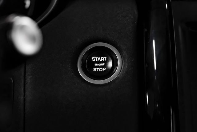 Used 2019 Land Rover Discovery SE image 28