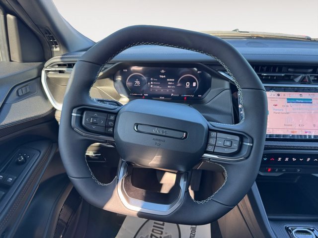 New 2026 Jeep Cherokee Overland w/ Trailer Tow Group AWD/4WD image 12