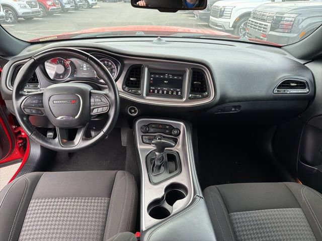 Used 2022 Dodge Challenger SXT image 26