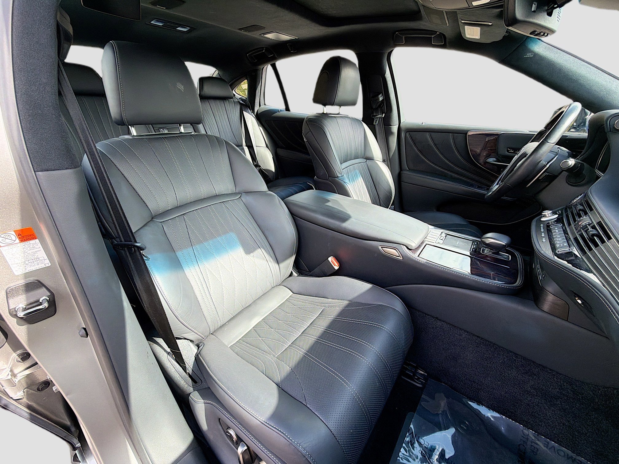 Used 2019 Lexus LS 500 AWD image 15