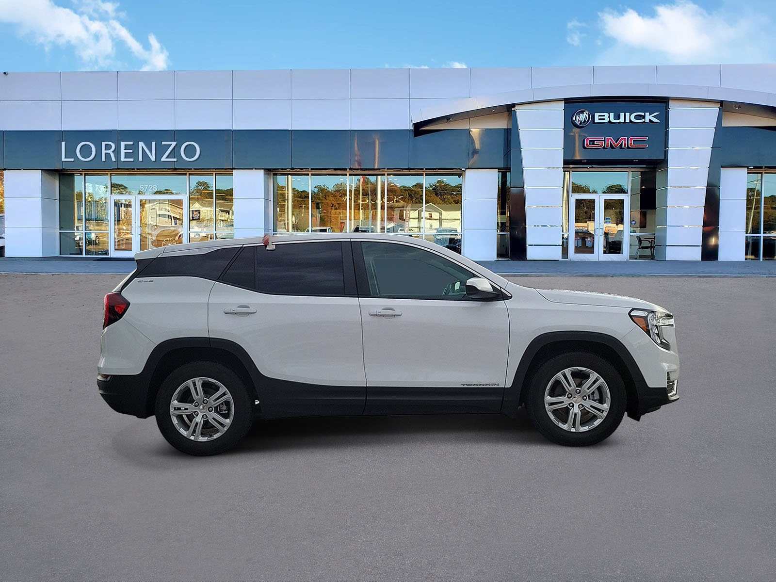 Used 2024 GMC Terrain SLE FWD image 4