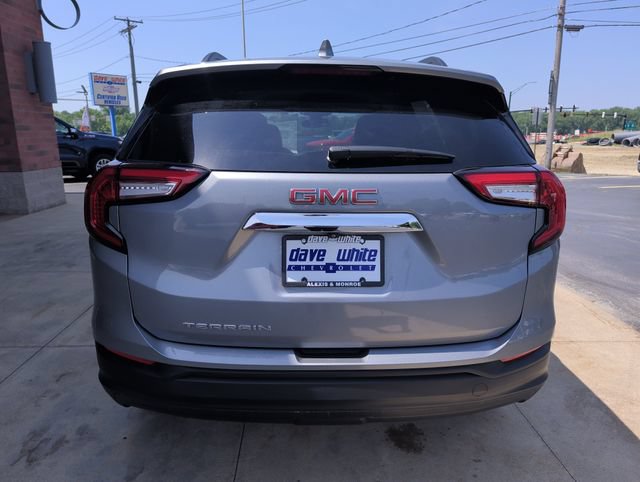 Used 2024 GMC Terrain SLE w/ Driver Convenience Package FWD image 7