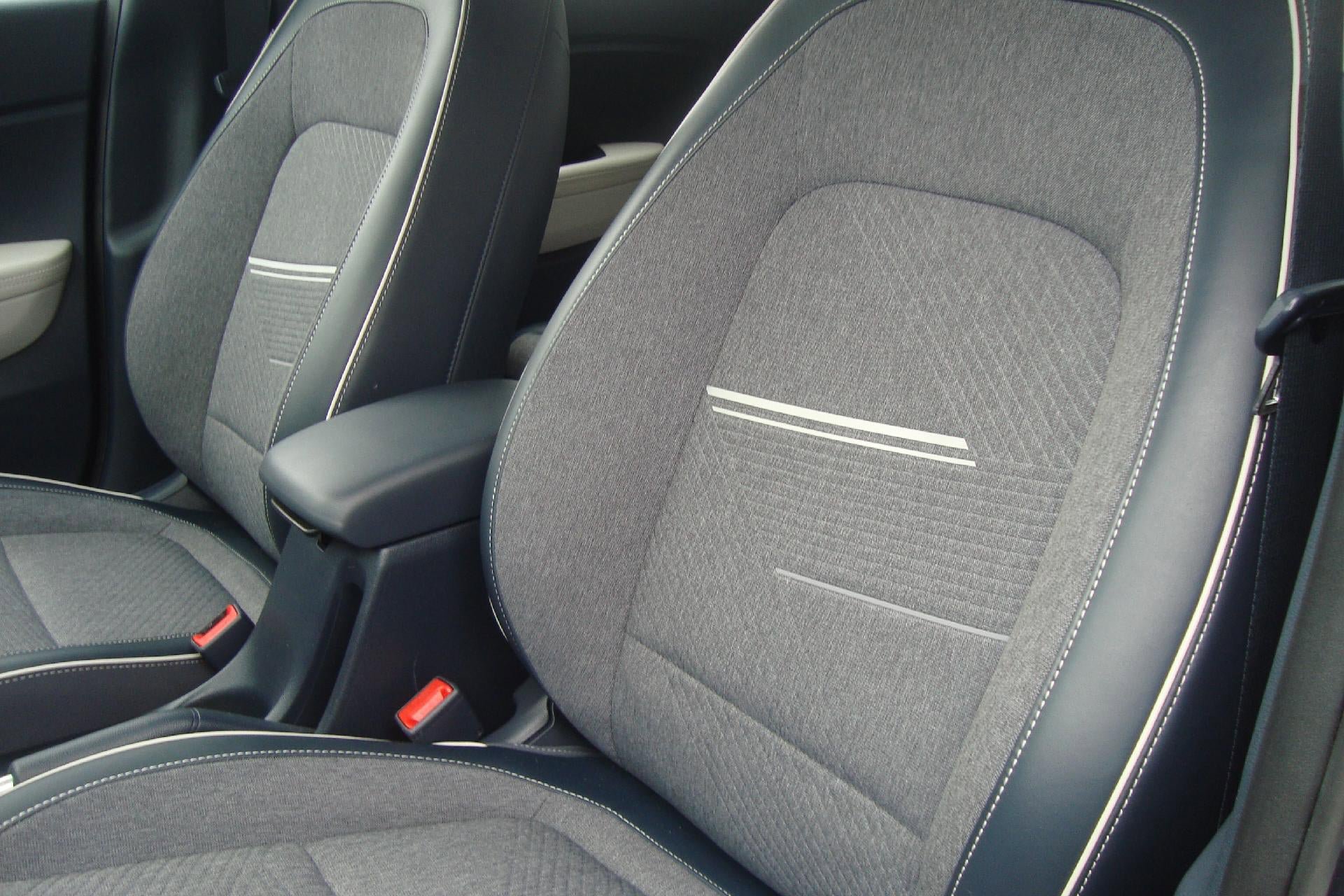 Used 2023 Hyundai Venue Limited w/ Cargo Package FWD image 9