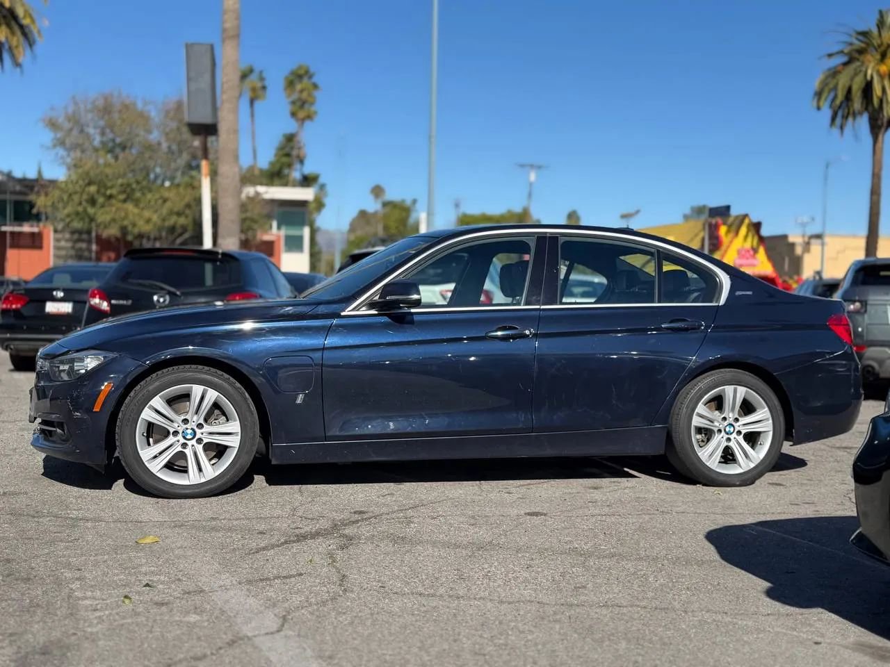 Used 2017 BMW 330e RWD image 9