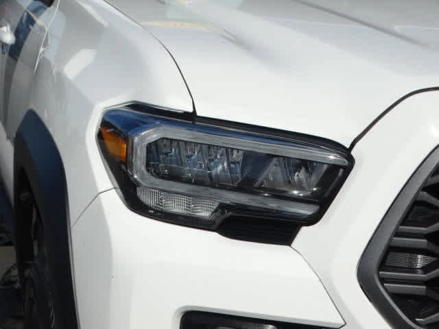 Used 2023 Toyota Tacoma TRD Off-Road w/ TRD Premium Off Road Package image 5