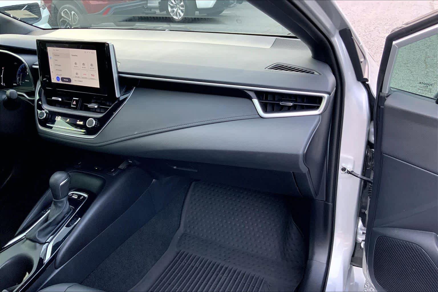 Used 2024 Toyota Corolla XSE FWD image 18