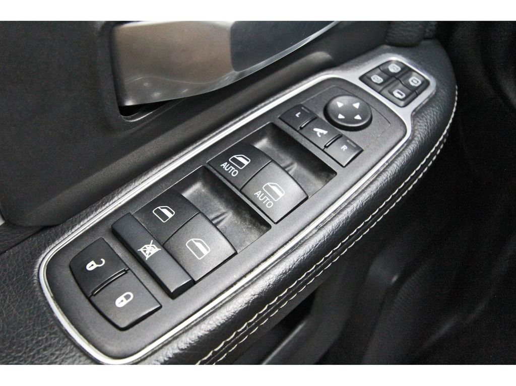 Used 2024 RAM 3500 Big Horn AWD/4WD image 28