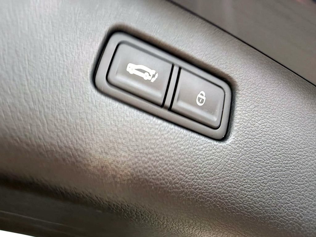 Certified 2026 Genesis GV80 2.5T AWD/4WD image 8