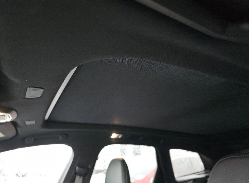 Used 2020 Volvo XC60 T8 R-Design image 7