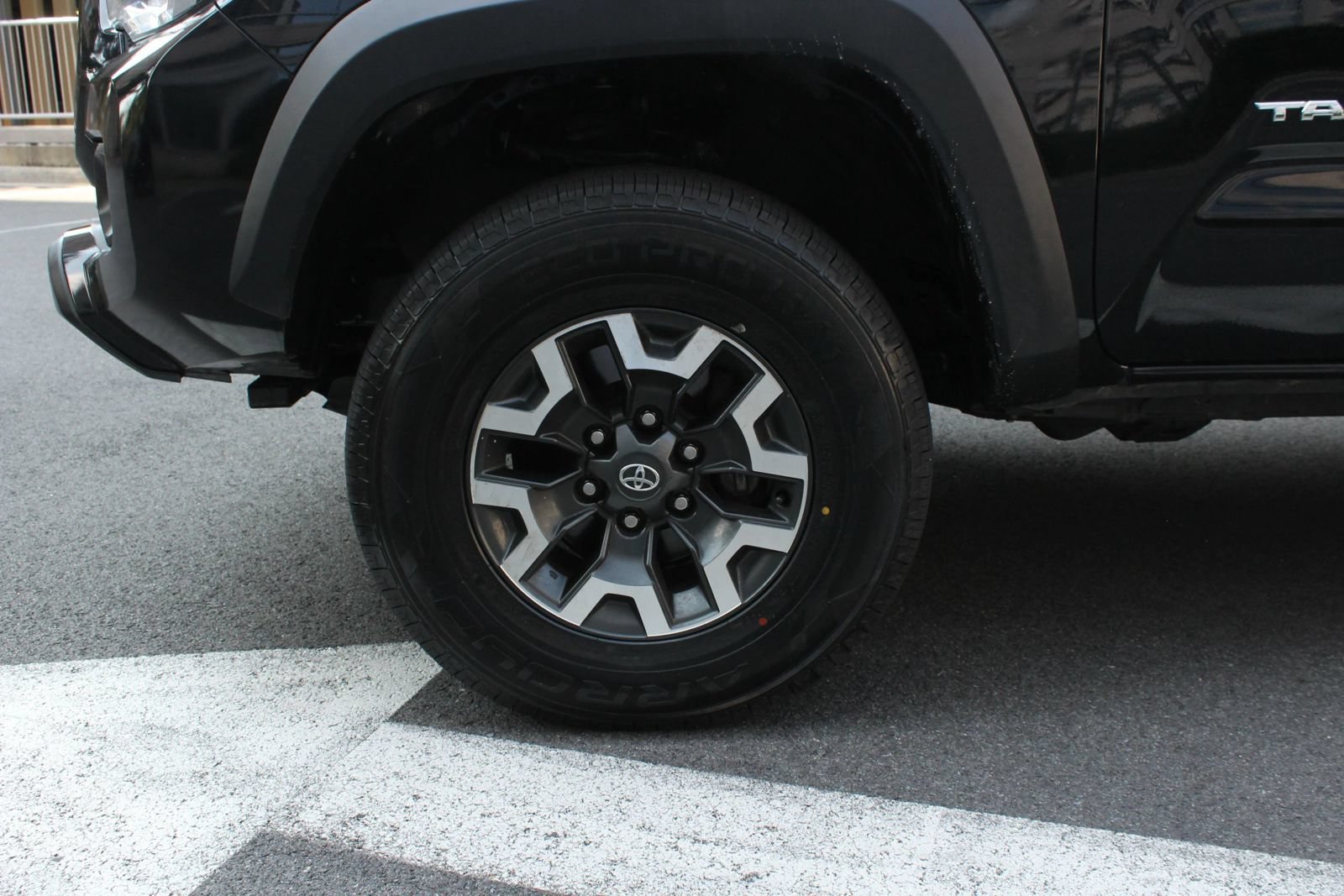 Used 2021 Toyota Tacoma TRD Off-Road w/ Technology Package AWD/4WD image 11