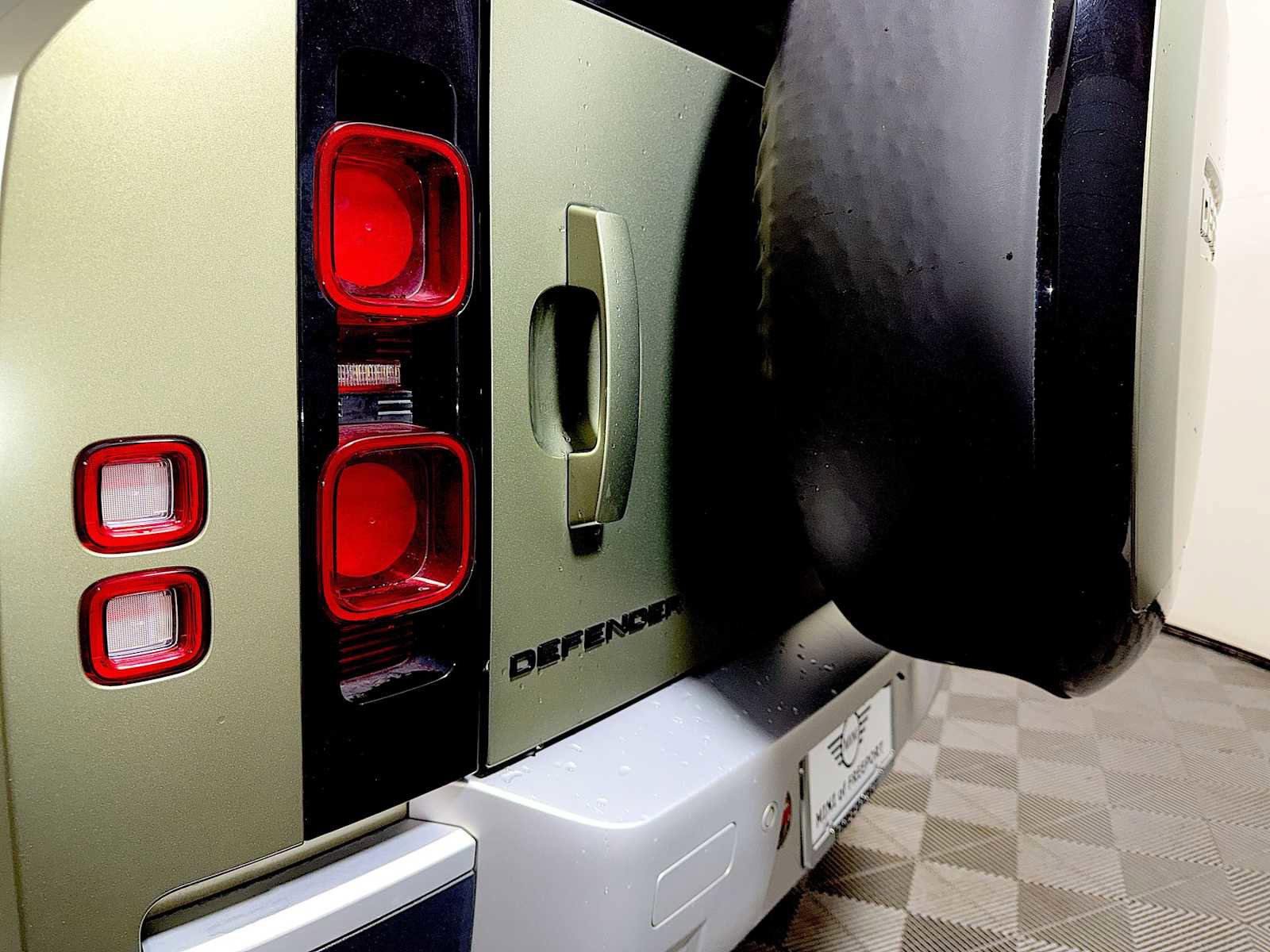 Used 2023 Land Rover Defender 90 S image 27