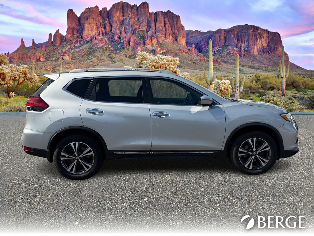 Used 2017 Nissan Rogue SL w/ SL Premium Package image 9