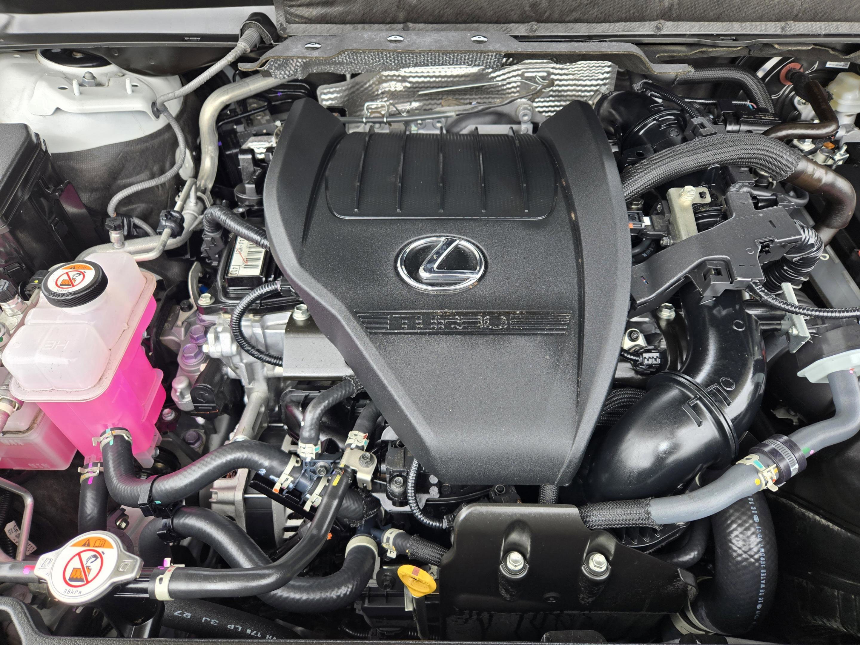 Used 2025 Lexus RX 350 Premium w/ Accessory Package (Z1) FWD image 30